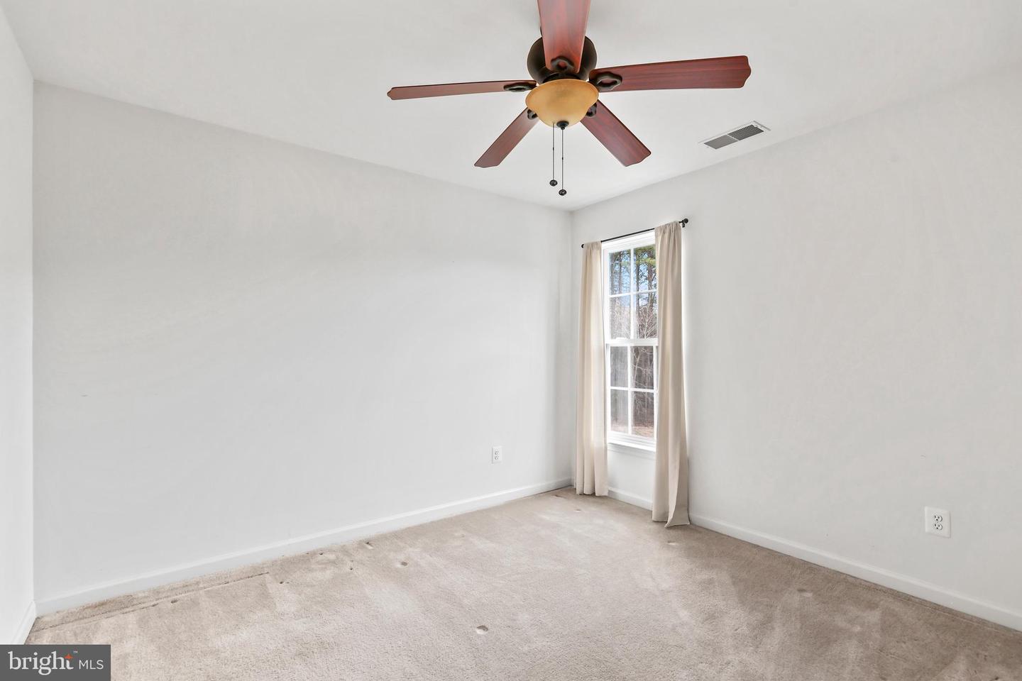 5805 DEEP CREEK DR, FREDERICKSBURG, Virginia 22407, 4 Bedrooms Bedrooms, ,3 BathroomsBathrooms,Residential,For sale,5805 DEEP CREEK DR,VASP2029852 MLS # VASP2029852
