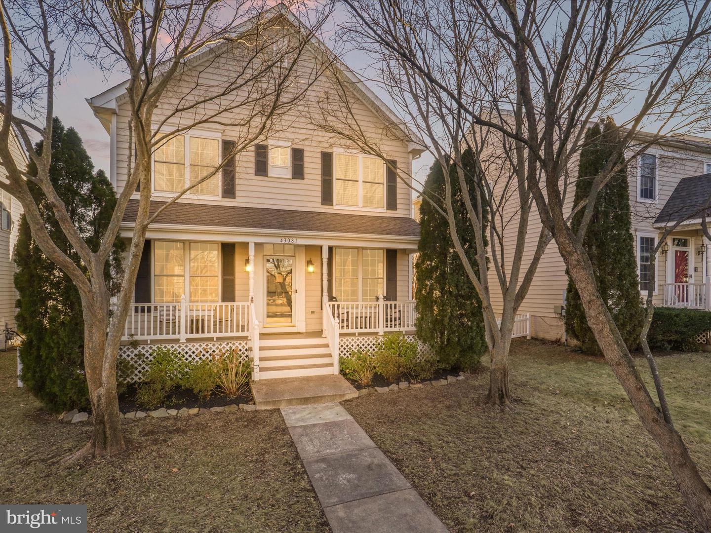 43081 EDGEWATER ST, CHANTILLY, Virginia 20152, 4 Bedrooms Bedrooms, ,3 BathroomsBathrooms,Residential,For sale,43081 EDGEWATER ST,VALO2086930 MLS # VALO2086930