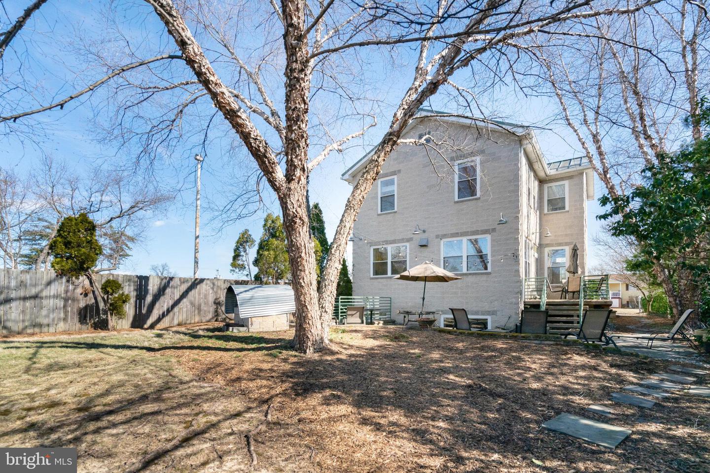 2222 N EMERSON ST, ARLINGTON, Virginia 22207, 3 Bedrooms Bedrooms, ,3 BathroomsBathrooms,Residential,For sale,2222 N EMERSON ST,VAAR2052620 MLS # VAAR2052620