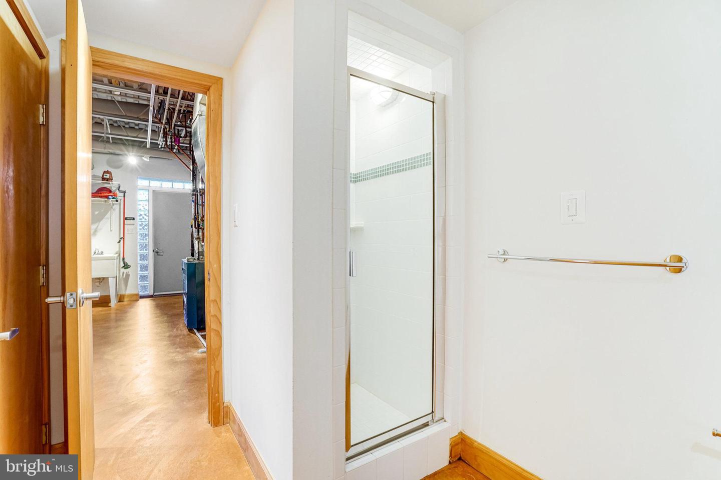 2222 N EMERSON ST, ARLINGTON, Virginia 22207, 3 Bedrooms Bedrooms, ,3 BathroomsBathrooms,Residential,For sale,2222 N EMERSON ST,VAAR2052620 MLS # VAAR2052620