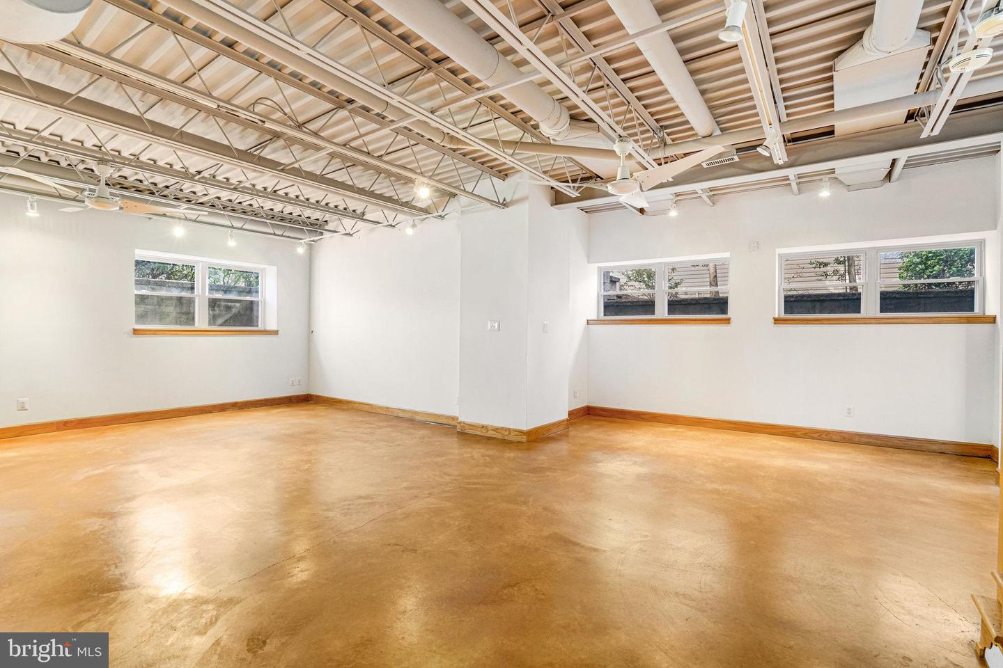 2222 N EMERSON ST, ARLINGTON, Virginia 22207, 3 Bedrooms Bedrooms, ,3 BathroomsBathrooms,Residential,For sale,2222 N EMERSON ST,VAAR2052620 MLS # VAAR2052620