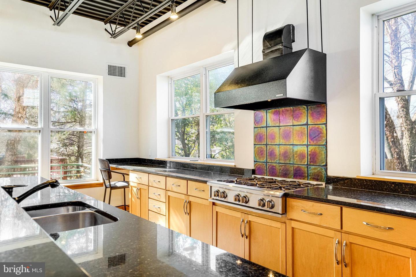 2222 N EMERSON ST, ARLINGTON, Virginia 22207, 3 Bedrooms Bedrooms, ,3 BathroomsBathrooms,Residential,For sale,2222 N EMERSON ST,VAAR2052620 MLS # VAAR2052620