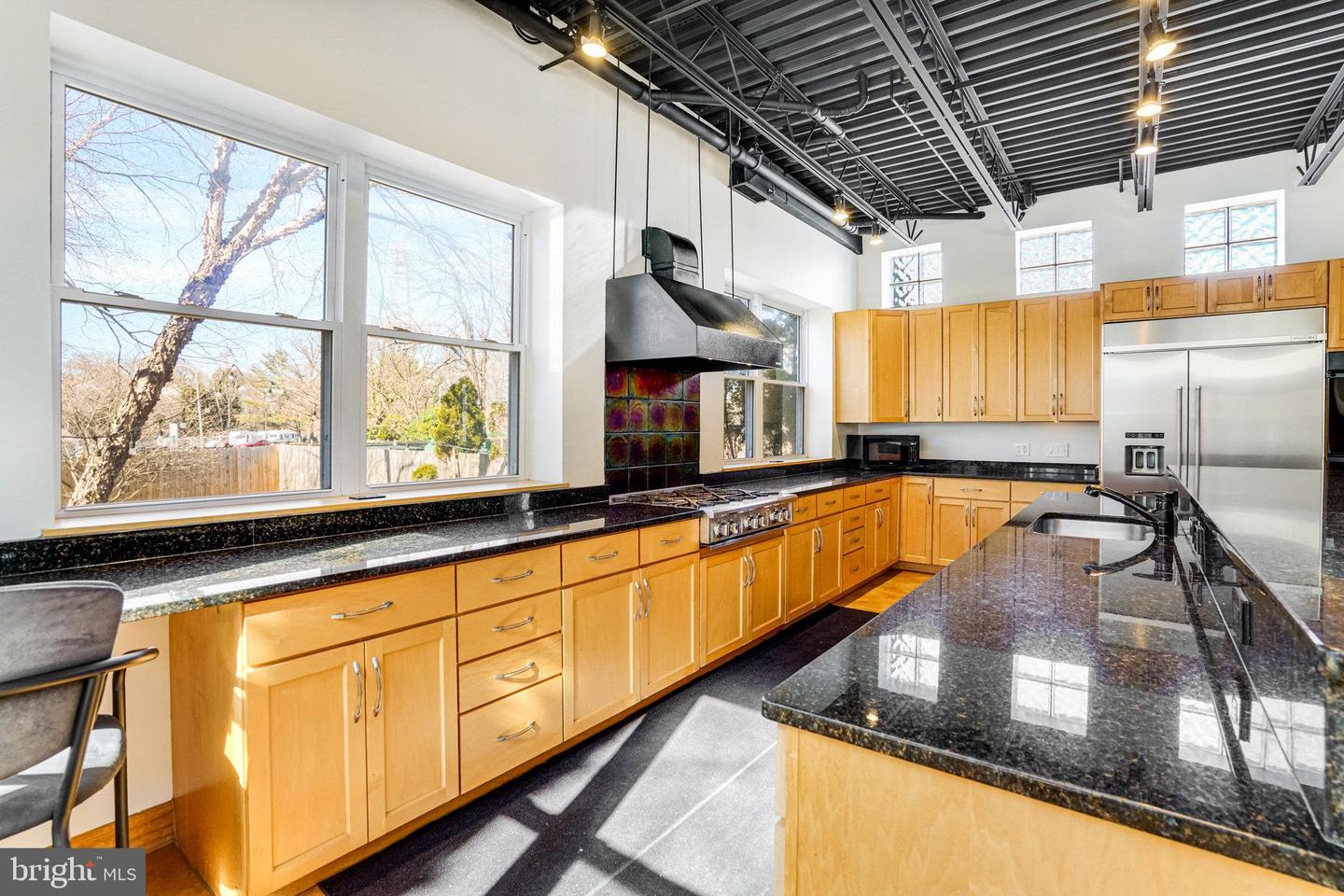 2222 N EMERSON ST, ARLINGTON, Virginia 22207, 3 Bedrooms Bedrooms, ,3 BathroomsBathrooms,Residential,For sale,2222 N EMERSON ST,VAAR2052620 MLS # VAAR2052620