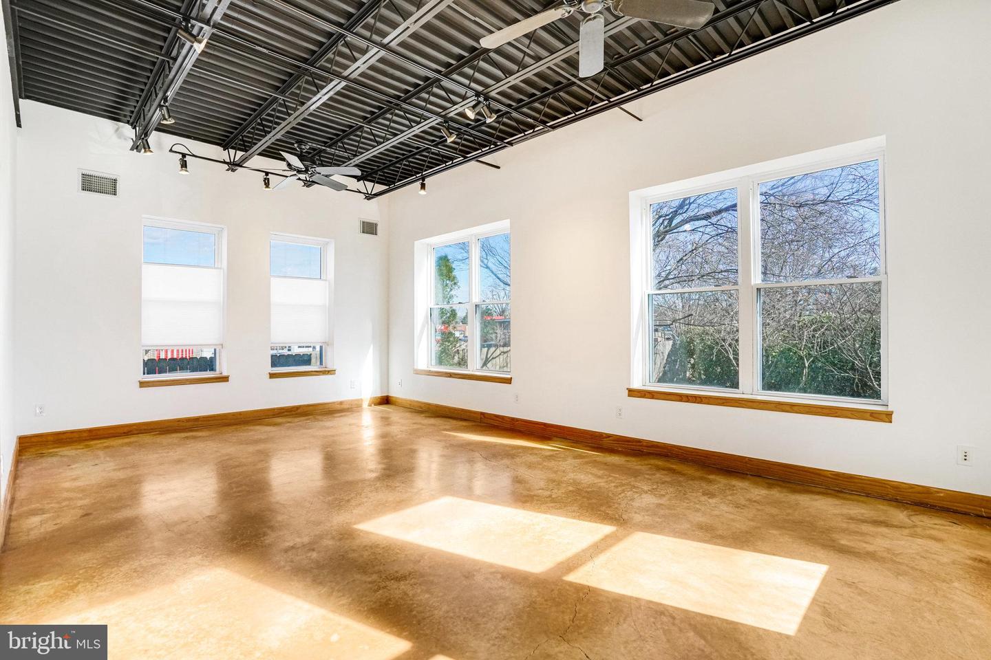 2222 N EMERSON ST, ARLINGTON, Virginia 22207, 3 Bedrooms Bedrooms, ,3 BathroomsBathrooms,Residential,For sale,2222 N EMERSON ST,VAAR2052620 MLS # VAAR2052620