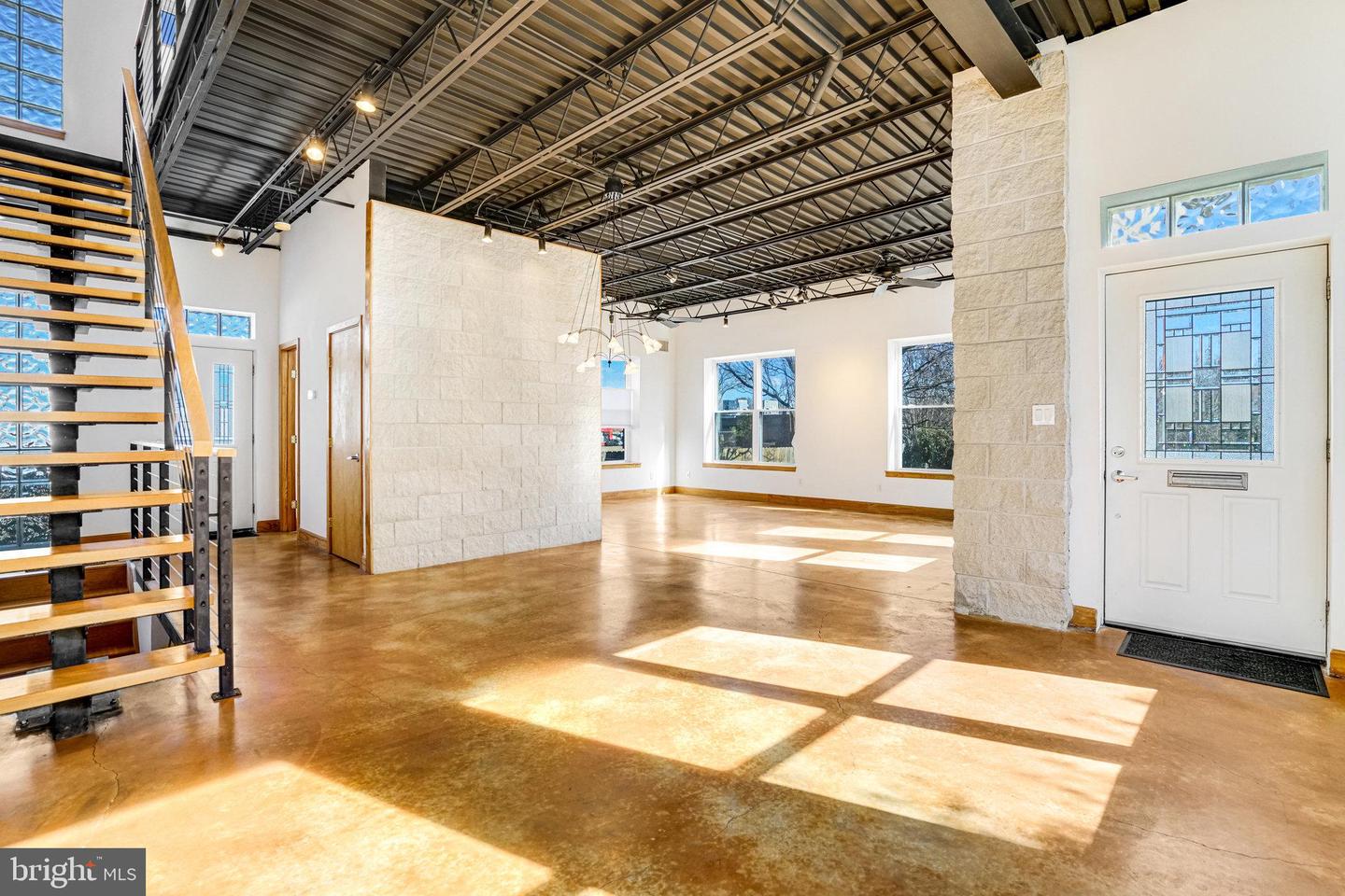 2222 N EMERSON ST, ARLINGTON, Virginia 22207, 3 Bedrooms Bedrooms, ,3 BathroomsBathrooms,Residential,For sale,2222 N EMERSON ST,VAAR2052620 MLS # VAAR2052620
