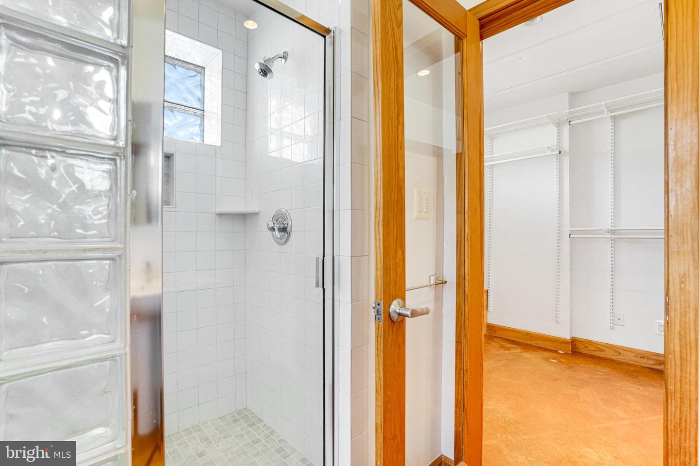 2222 N EMERSON ST, ARLINGTON, Virginia 22207, 3 Bedrooms Bedrooms, ,3 BathroomsBathrooms,Residential,For sale,2222 N EMERSON ST,VAAR2052620 MLS # VAAR2052620