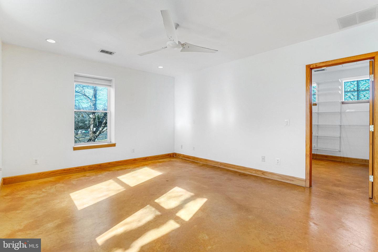 2222 N EMERSON ST, ARLINGTON, Virginia 22207, 3 Bedrooms Bedrooms, ,3 BathroomsBathrooms,Residential,For sale,2222 N EMERSON ST,VAAR2052620 MLS # VAAR2052620