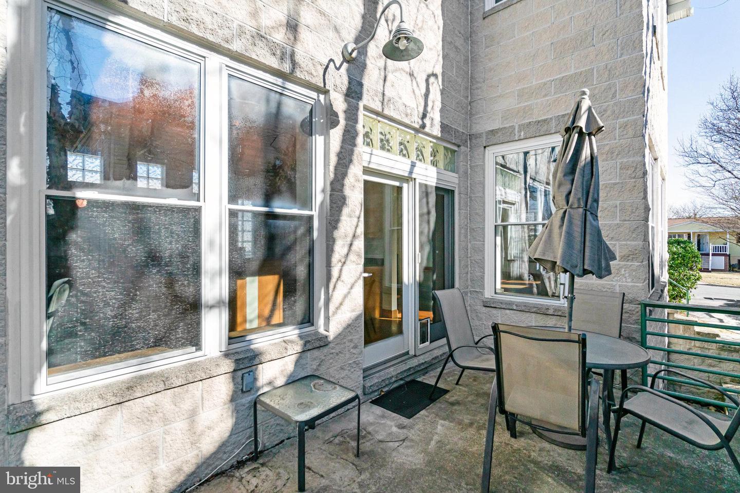 2222 N EMERSON ST, ARLINGTON, Virginia 22207, 3 Bedrooms Bedrooms, ,3 BathroomsBathrooms,Residential,For sale,2222 N EMERSON ST,VAAR2052620 MLS # VAAR2052620