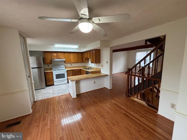 1690 SIERRA WOODS CT, RESTON, Virginia 20194, 2 Bedrooms Bedrooms, ,2 BathroomsBathrooms,Residential,For sale,1690 SIERRA WOODS CT,VAFX2219568 MLS # VAFX2219568