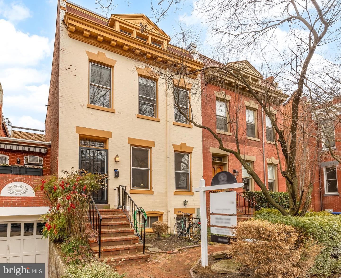 121 9TH ST NE, WASHINGTON, District Of Columbia 20002, 4 Bedrooms Bedrooms, ,2 BathroomsBathrooms,Residential,For sale,121 9TH ST NE,DCDC2177032 MLS # DCDC2177032