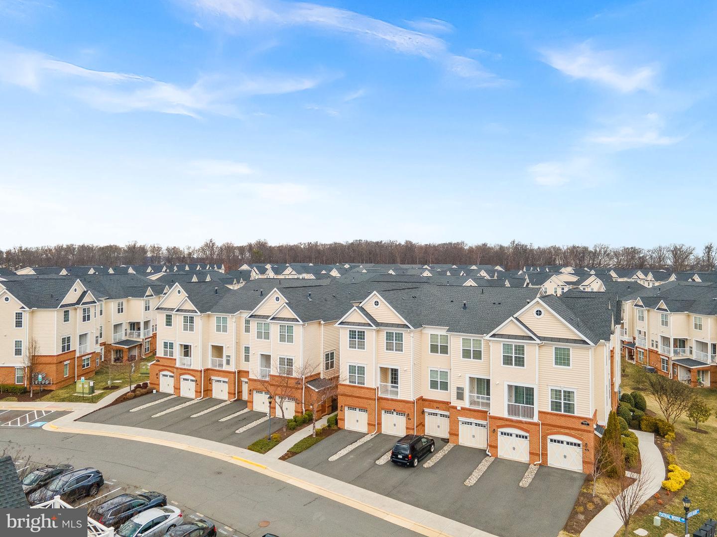 43031 FOXTRAIL WOODS TER #113, ASHBURN, Virginia 20148, 2 Bedrooms Bedrooms, ,2 BathroomsBathrooms,Residential,For sale,43031 FOXTRAIL WOODS TER #113,VALO2088052 MLS # VALO2088052