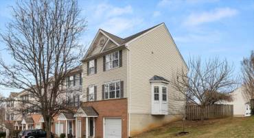 32 SIRE WAY, WARRENTON, Virginia 20186, 2 Bedrooms Bedrooms, ,3 BathroomsBathrooms,Residential,For sale,32 SIRE WAY,VAFQ2015410 MLS # VAFQ2015410