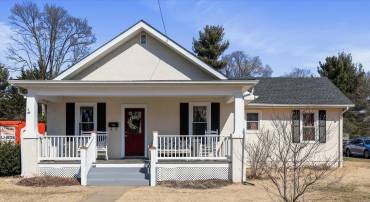 230 WALNUT ST, BERRYVILLE, Virginia 22611, 3 Bedrooms Bedrooms, ,2 BathroomsBathrooms,Residential,For sale,230 WALNUT ST,VACL2003450 MLS # VACL2003450