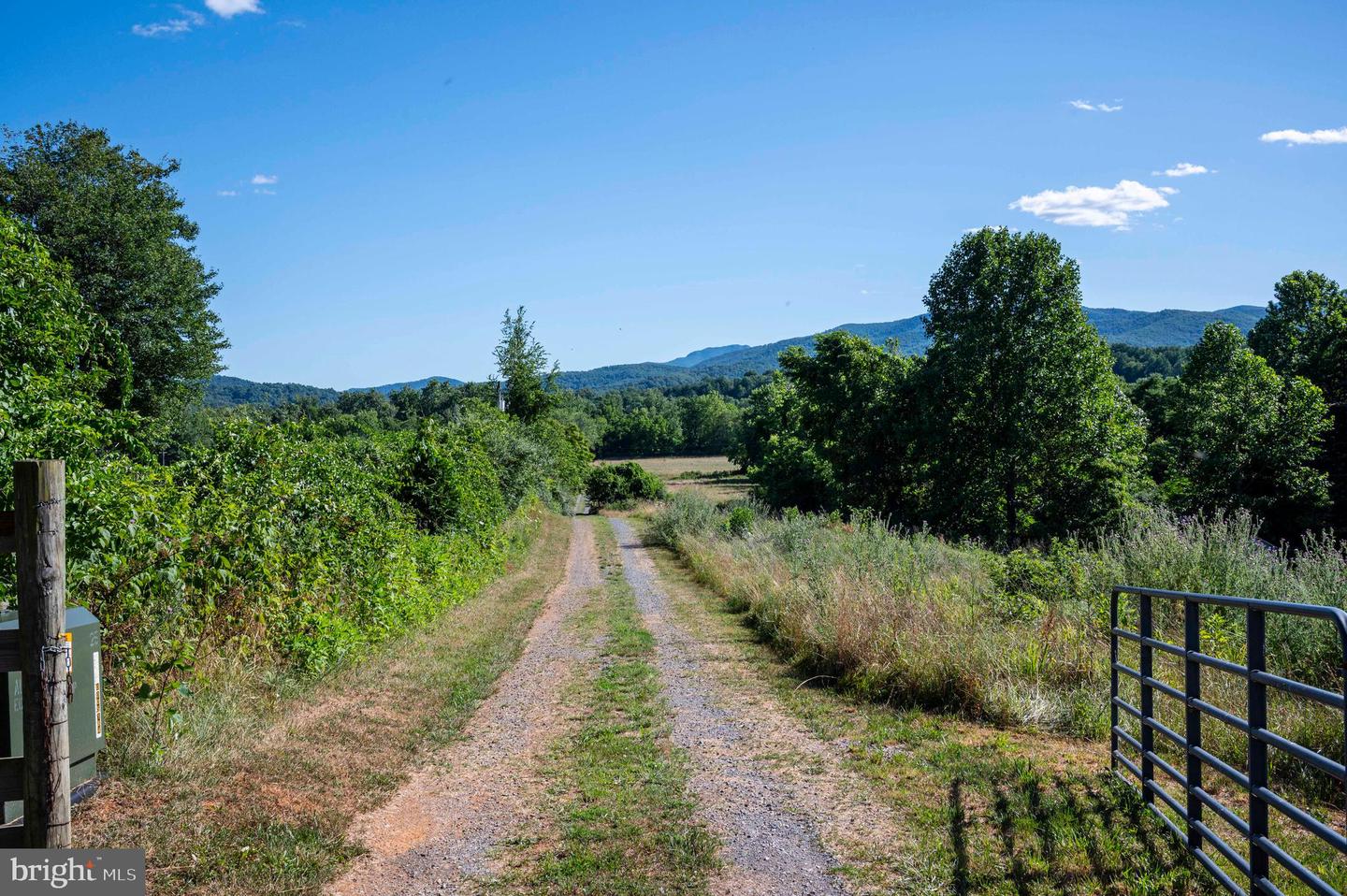 32 OLD HOLLOW RD, SPERRYVILLE, Virginia 22740, 5 Bedrooms Bedrooms, ,5 BathroomsBathrooms,Residential,For sale,32 OLD HOLLOW RD,VARP2001964 MLS # VARP2001964