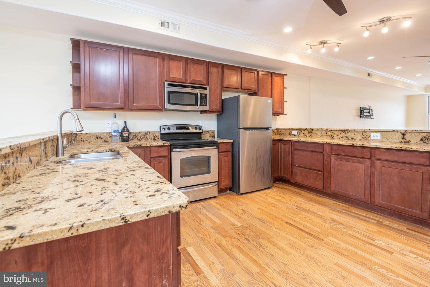 1645 NEW JERSEY AVE NW #2, WASHINGTON, District Of Columbia 20001, 3 Bedrooms Bedrooms, ,2 BathroomsBathrooms,Residential,For sale,1645 NEW JERSEY AVE NW #2,DCDC2187554 MLS # DCDC2187554