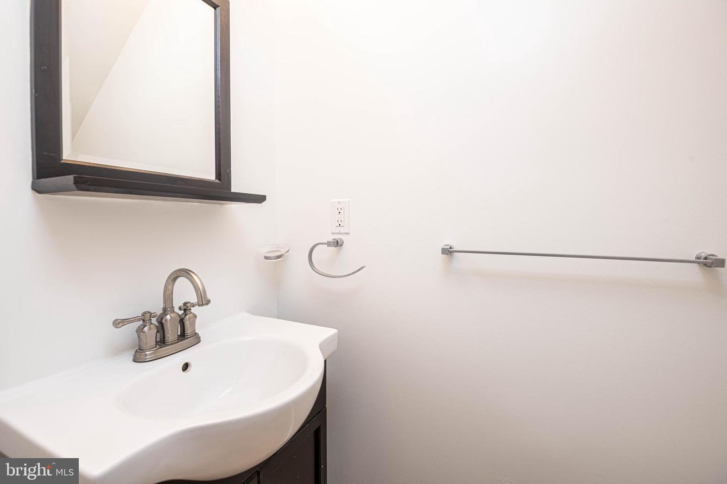 1645 NEW JERSEY AVE NW #2, WASHINGTON, District Of Columbia 20001, 3 Bedrooms Bedrooms, ,2 BathroomsBathrooms,Residential,For sale,1645 NEW JERSEY AVE NW #2,DCDC2187554 MLS # DCDC2187554
