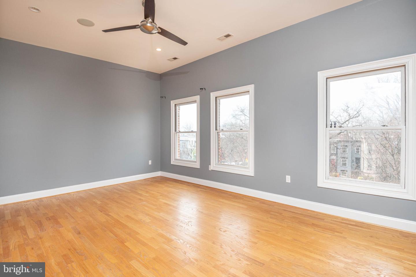 1645 NEW JERSEY AVE NW #2, WASHINGTON, District Of Columbia 20001, 3 Bedrooms Bedrooms, ,2 BathroomsBathrooms,Residential,For sale,1645 NEW JERSEY AVE NW #2,DCDC2187554 MLS # DCDC2187554