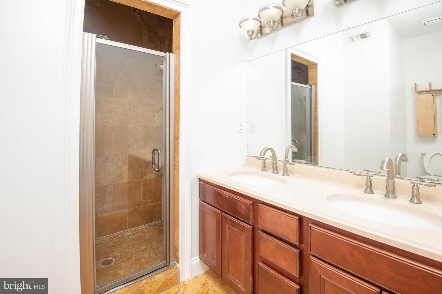 1645 NEW JERSEY AVE NW #2, WASHINGTON, District Of Columbia 20001, 3 Bedrooms Bedrooms, ,2 BathroomsBathrooms,Residential,For sale,1645 NEW JERSEY AVE NW #2,DCDC2187554 MLS # DCDC2187554