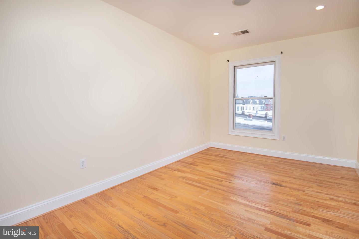 1645 NEW JERSEY AVE NW #2, WASHINGTON, District Of Columbia 20001, 3 Bedrooms Bedrooms, ,2 BathroomsBathrooms,Residential,For sale,1645 NEW JERSEY AVE NW #2,DCDC2187554 MLS # DCDC2187554