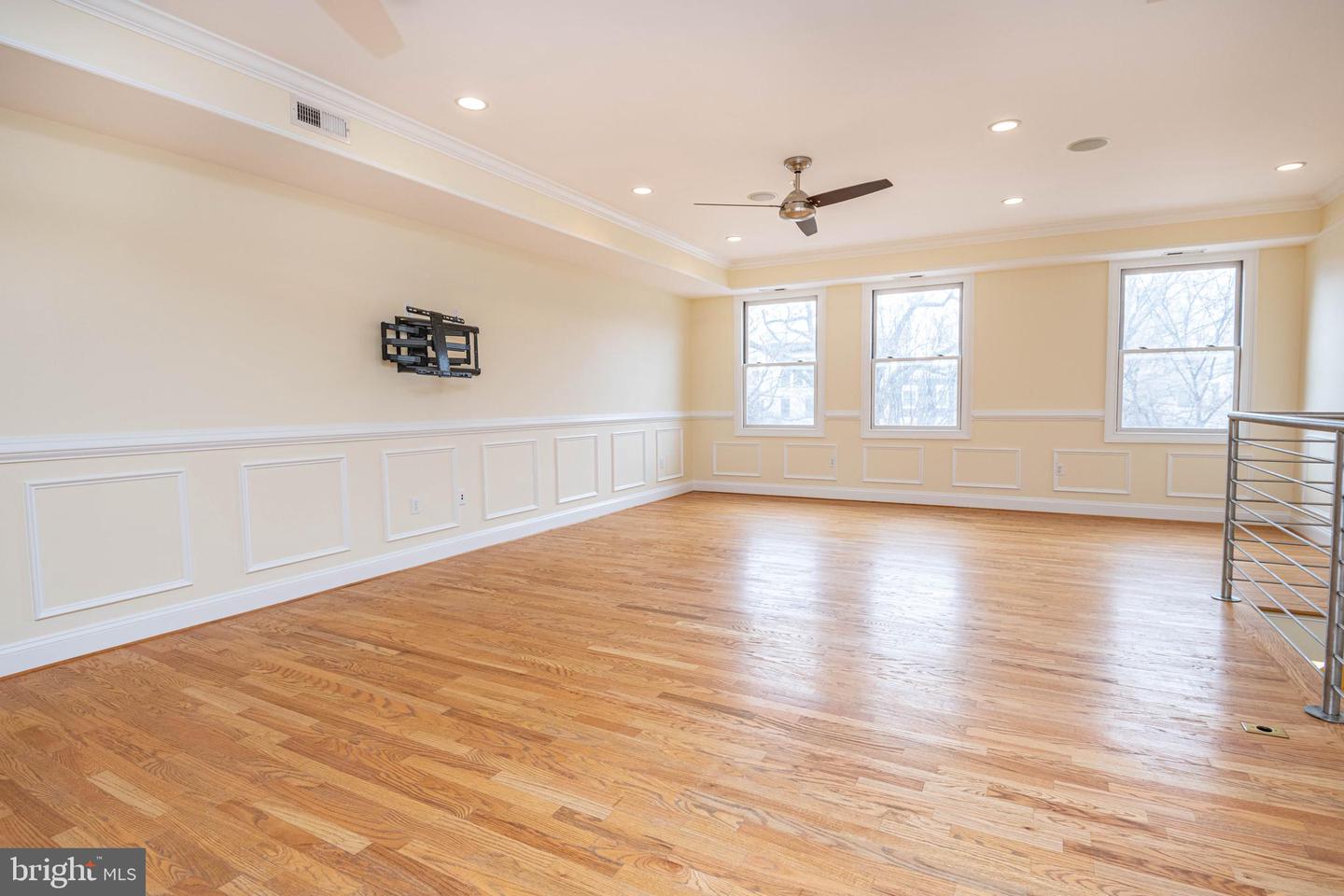 1645 NEW JERSEY AVE NW #2, WASHINGTON, District Of Columbia 20001, 3 Bedrooms Bedrooms, ,2 BathroomsBathrooms,Residential,For sale,1645 NEW JERSEY AVE NW #2,DCDC2187554 MLS # DCDC2187554