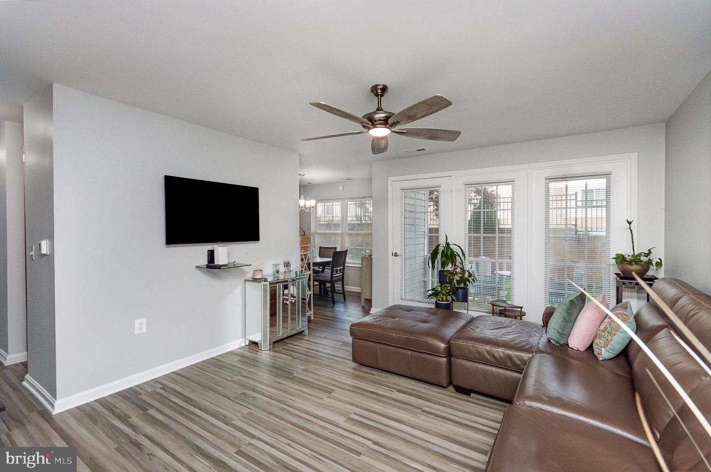 6425 RICHMOND HWY #102, ALEXANDRIA, Virginia 22306, 2 Bedrooms Bedrooms, ,2 BathroomsBathrooms,Residential,For sale,6425 RICHMOND HWY #102,VAFX2224446 MLS # VAFX2224446