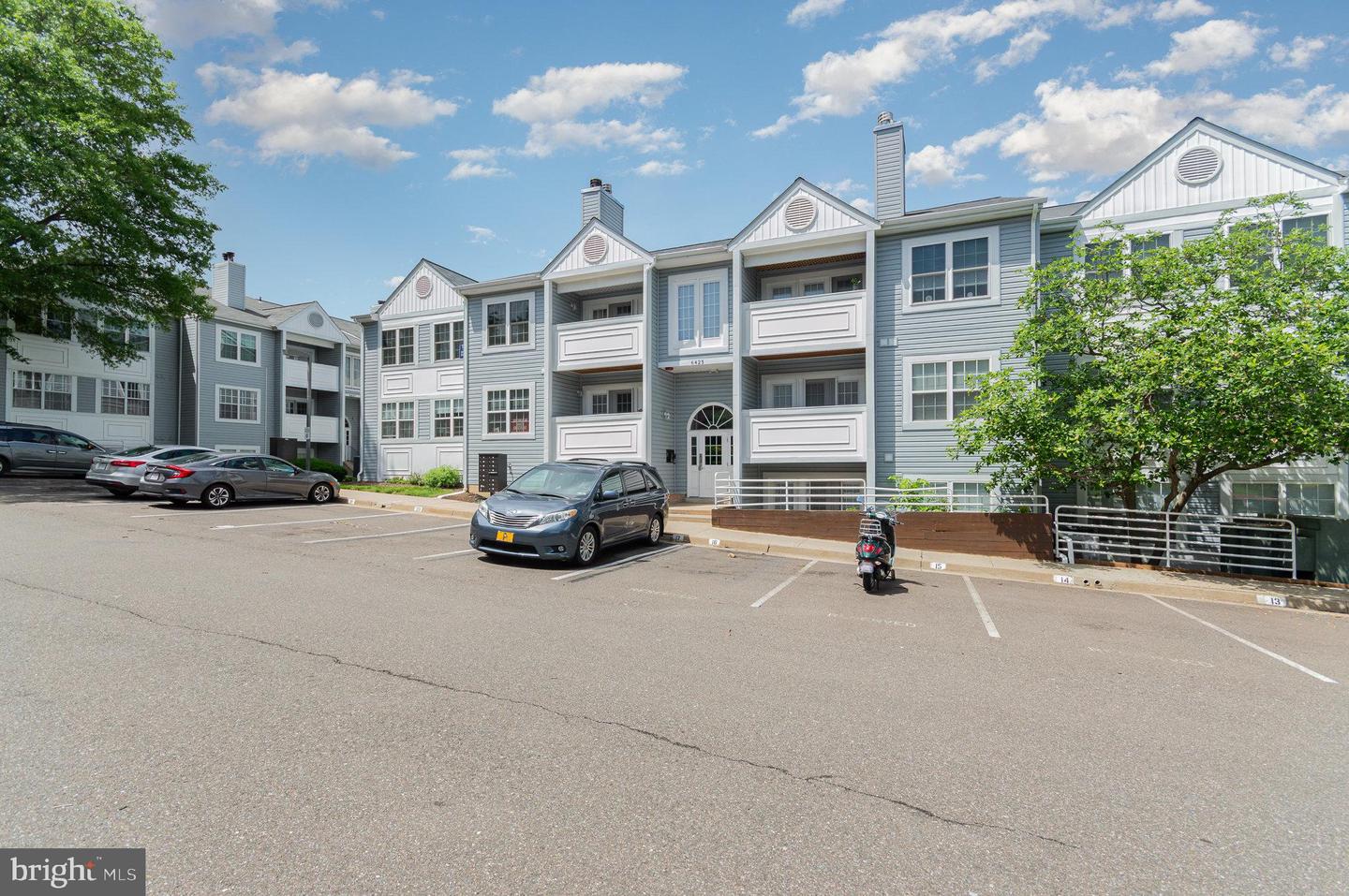 6425 RICHMOND HWY #102, ALEXANDRIA, Virginia 22306, 2 Bedrooms Bedrooms, ,2 BathroomsBathrooms,Residential,For sale,6425 RICHMOND HWY #102,VAFX2224446 MLS # VAFX2224446