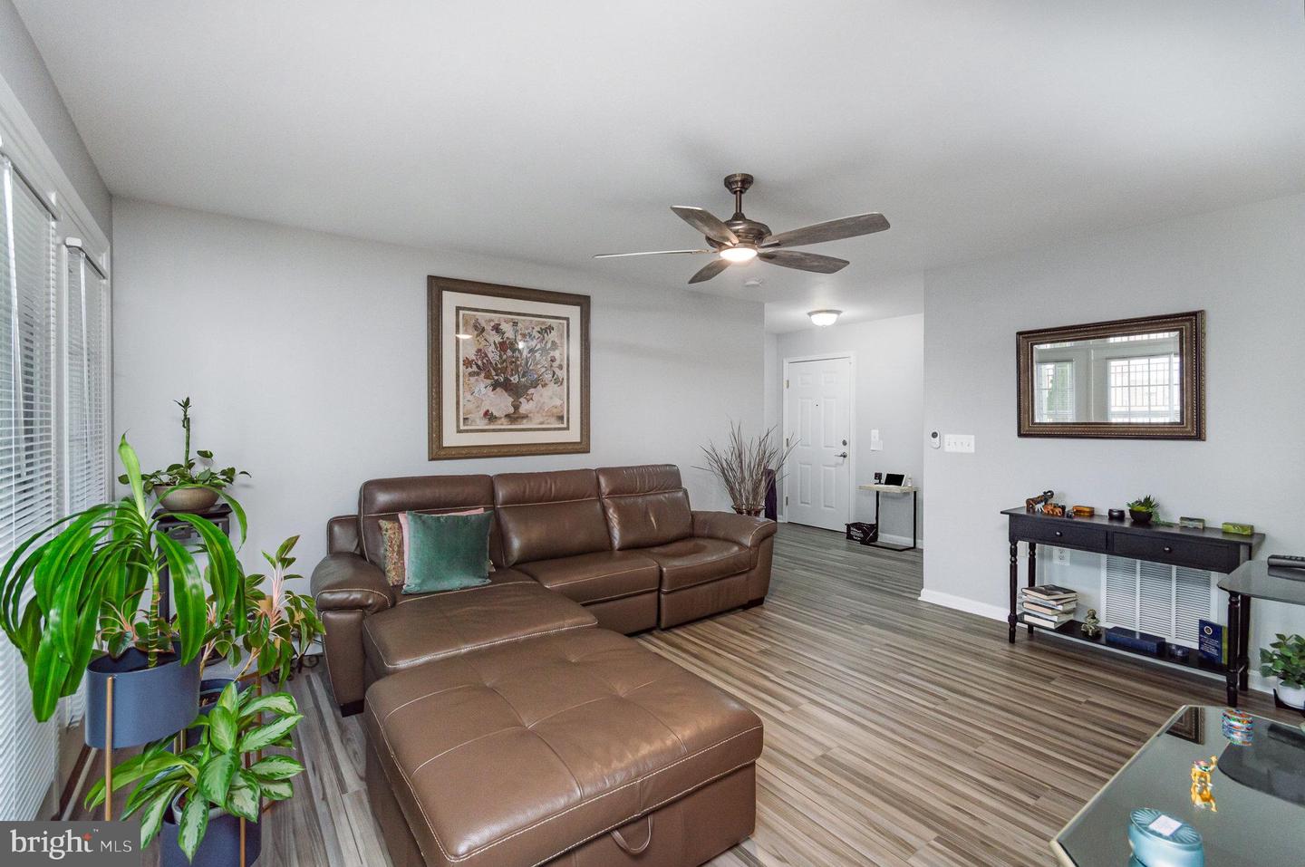 6425 RICHMOND HWY #102, ALEXANDRIA, Virginia 22306, 2 Bedrooms Bedrooms, ,2 BathroomsBathrooms,Residential,For sale,6425 RICHMOND HWY #102,VAFX2224446 MLS # VAFX2224446