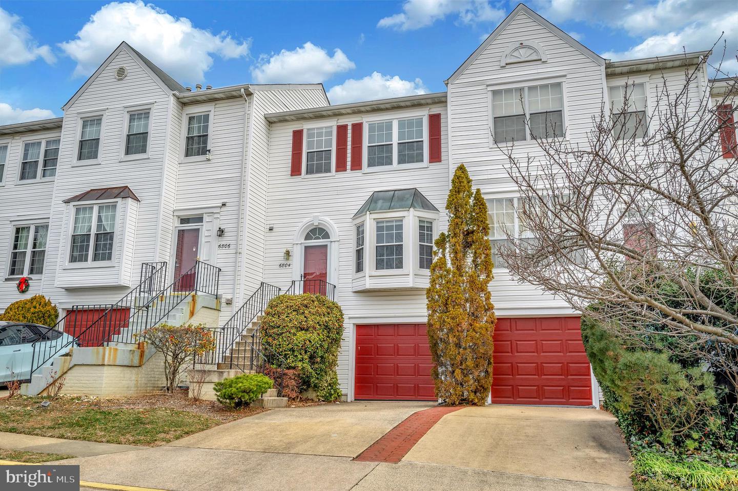 6804 SIGNATURE CIR, ALEXANDRIA, Virginia 22310, 3 Bedrooms Bedrooms, ,2 BathroomsBathrooms,Residential,For sale,6804 SIGNATURE CIR,VAFX2222430 MLS # VAFX2222430