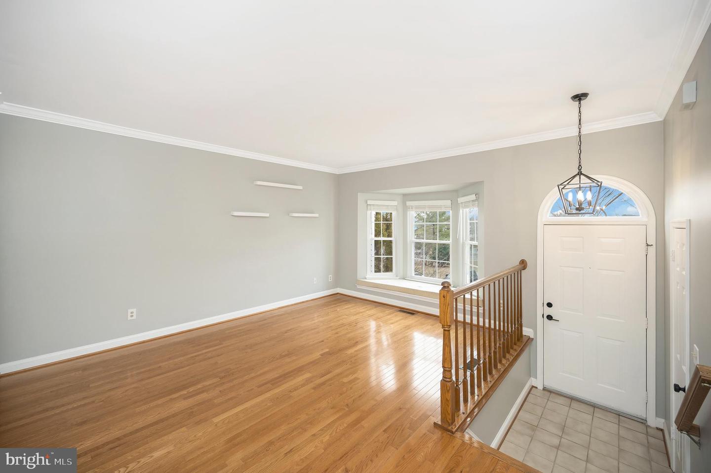 6804 SIGNATURE CIR, ALEXANDRIA, Virginia 22310, 3 Bedrooms Bedrooms, ,2 BathroomsBathrooms,Residential,For sale,6804 SIGNATURE CIR,VAFX2222430 MLS # VAFX2222430