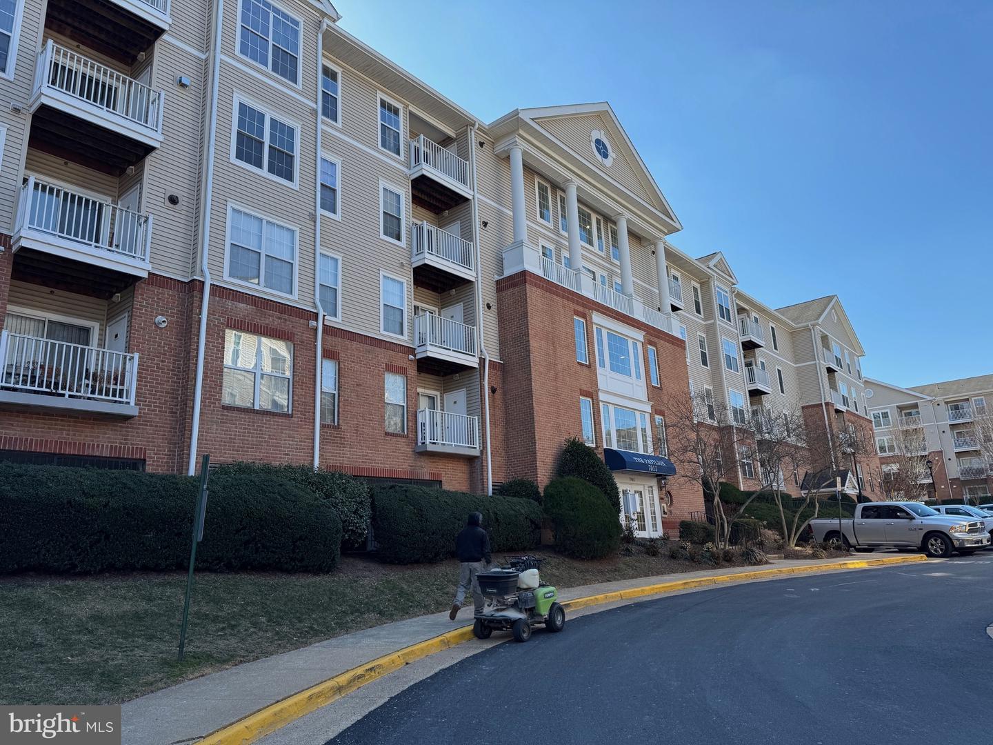 7011 FALLS REACH DR #406, FALLS CHURCH, Virginia 22043, 2 Bedrooms Bedrooms, ,2 BathroomsBathrooms,Residential,For sale,7011 FALLS REACH DR #406,VAFX2224724 MLS # VAFX2224724