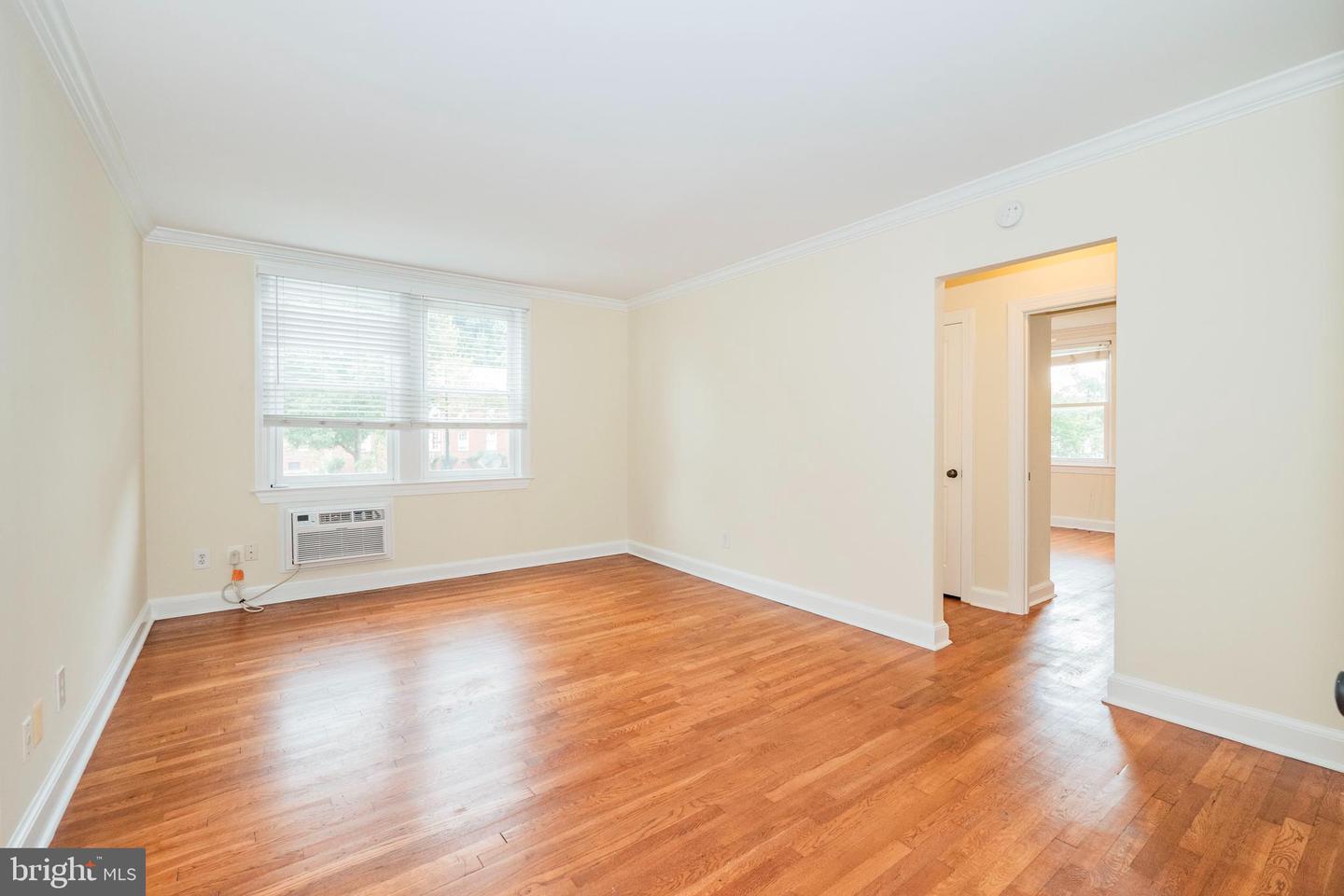 922 S WASHINGTON ST #211, ALEXANDRIA, Virginia 22314, 2 Bedrooms Bedrooms, ,1 BathroomBathrooms,Residential,For sale,922 S WASHINGTON ST #211,VAAX2042304 MLS # VAAX2042304