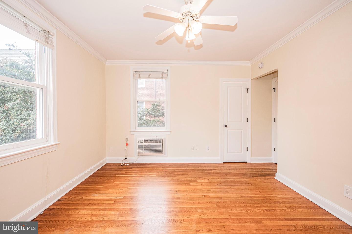 922 S WASHINGTON ST #211, ALEXANDRIA, Virginia 22314, 2 Bedrooms Bedrooms, ,1 BathroomBathrooms,Residential,For sale,922 S WASHINGTON ST #211,VAAX2042304 MLS # VAAX2042304