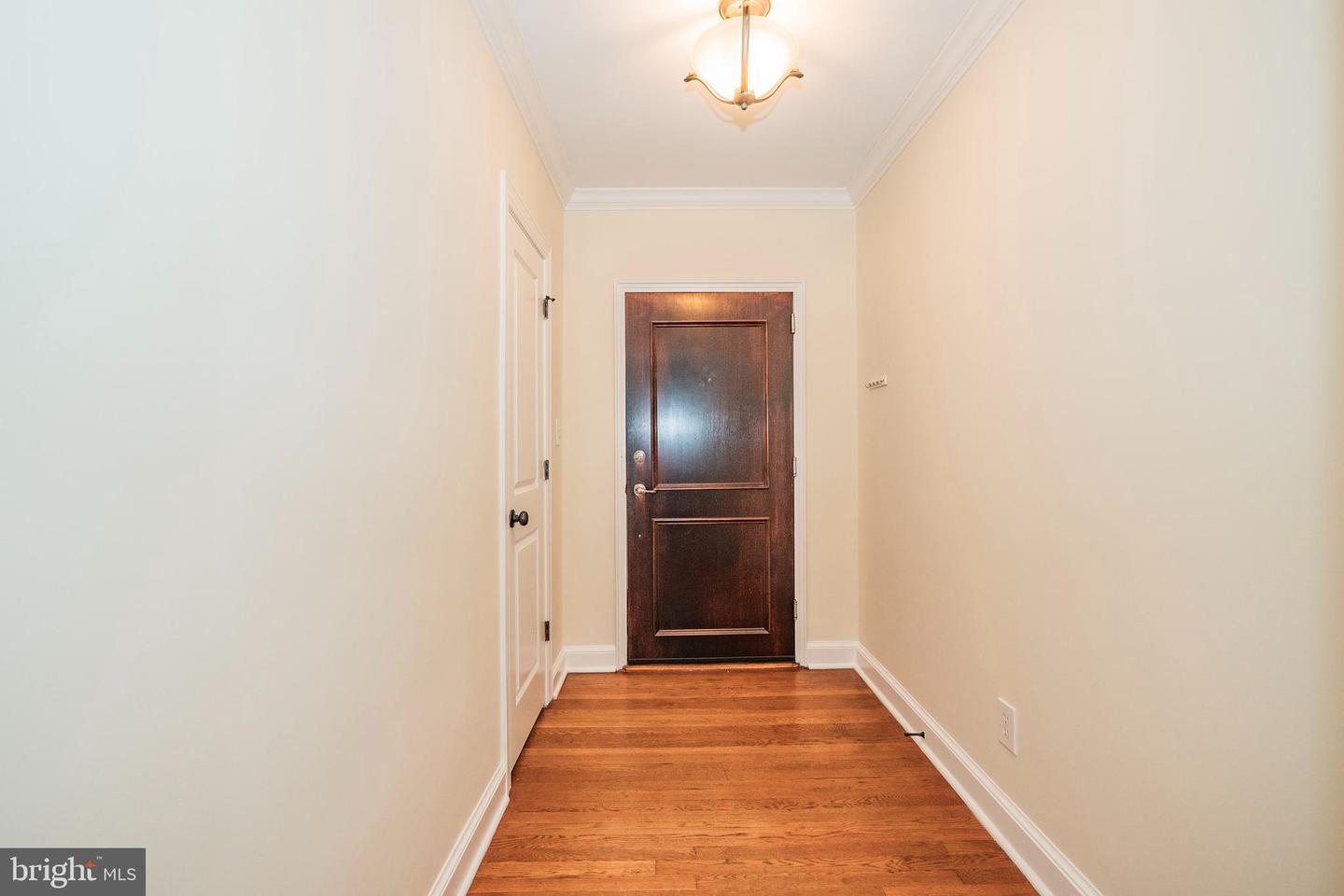 922 S WASHINGTON ST #211, ALEXANDRIA, Virginia 22314, 2 Bedrooms Bedrooms, ,1 BathroomBathrooms,Residential,For sale,922 S WASHINGTON ST #211,VAAX2042304 MLS # VAAX2042304