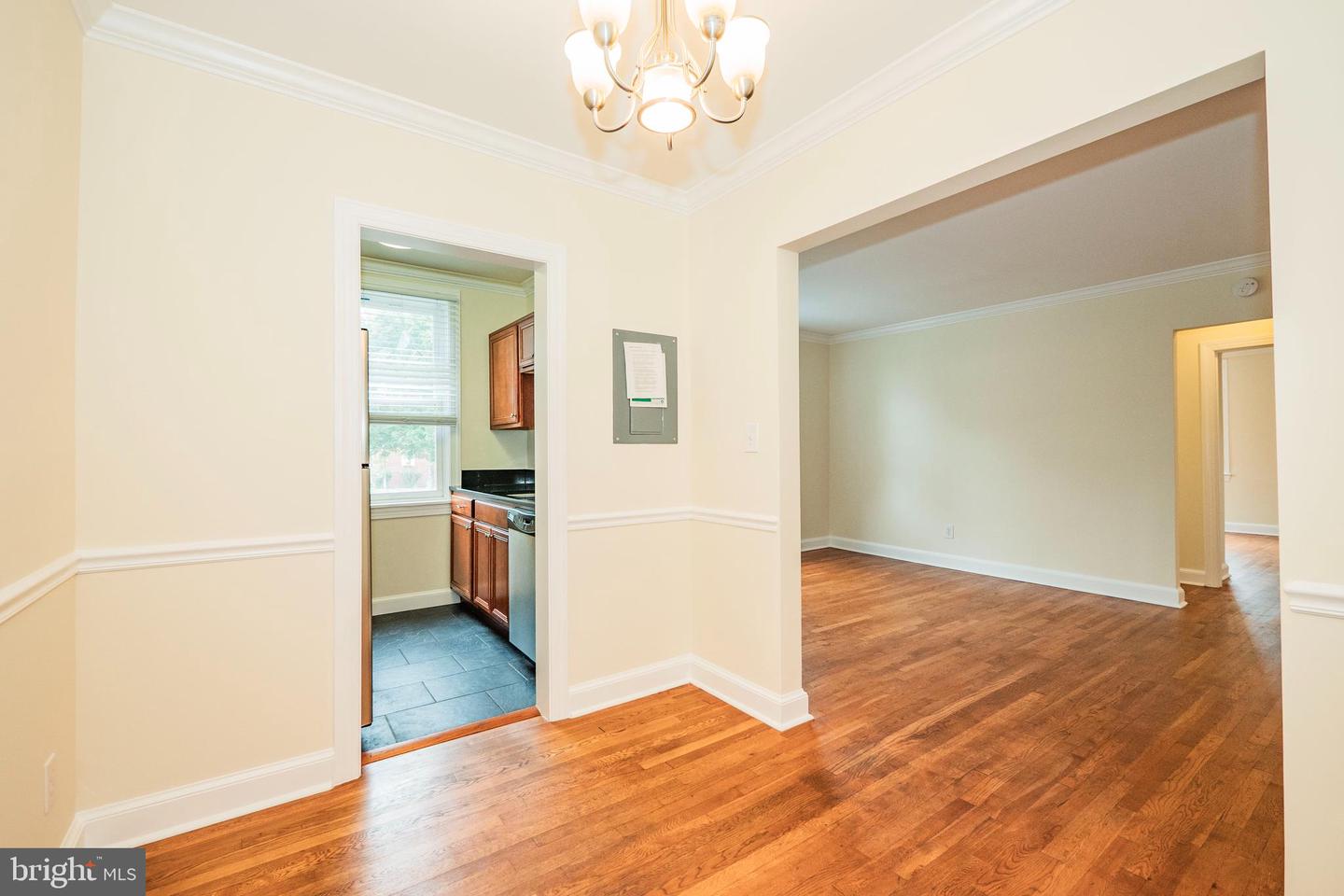 922 S WASHINGTON ST #211, ALEXANDRIA, Virginia 22314, 2 Bedrooms Bedrooms, ,1 BathroomBathrooms,Residential,For sale,922 S WASHINGTON ST #211,VAAX2042304 MLS # VAAX2042304