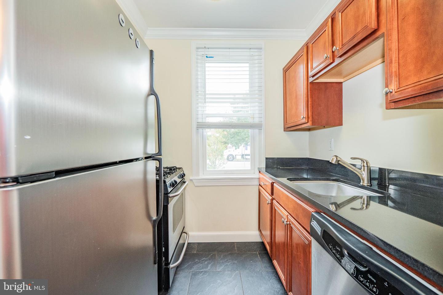 922 S WASHINGTON ST #211, ALEXANDRIA, Virginia 22314, 2 Bedrooms Bedrooms, ,1 BathroomBathrooms,Residential,For sale,922 S WASHINGTON ST #211,VAAX2042304 MLS # VAAX2042304