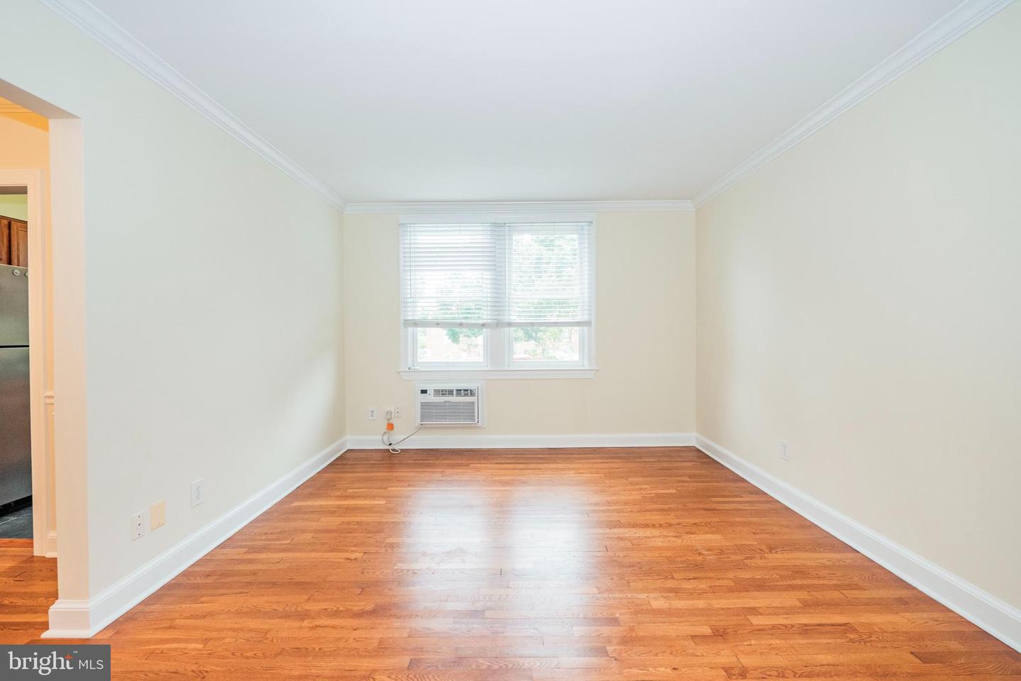 922 S WASHINGTON ST #211, ALEXANDRIA, Virginia 22314, 2 Bedrooms Bedrooms, ,1 BathroomBathrooms,Residential,For sale,922 S WASHINGTON ST #211,VAAX2042304 MLS # VAAX2042304