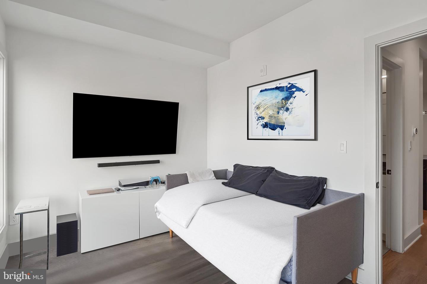 256 15TH ST SE #8, WASHINGTON, District Of Columbia 20003, 3 Bedrooms Bedrooms, ,3 BathroomsBathrooms,Residential,For sale,256 15TH ST SE #8,DCDC2187332 MLS # DCDC2187332