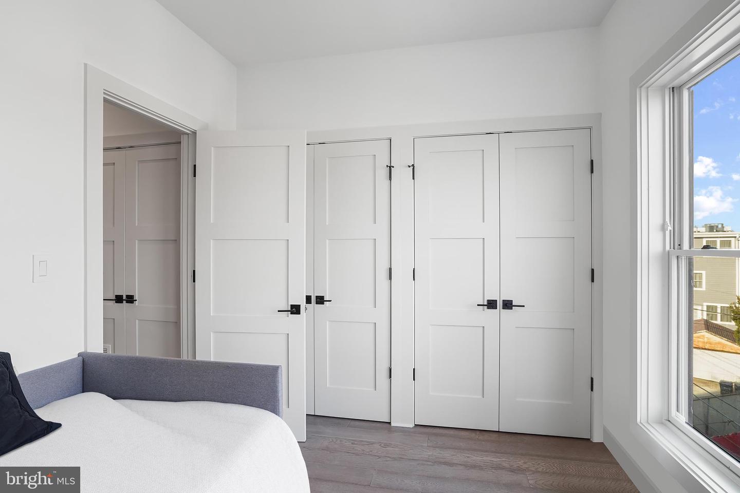 256 15TH ST SE #8, WASHINGTON, District Of Columbia 20003, 3 Bedrooms Bedrooms, ,3 BathroomsBathrooms,Residential,For sale,256 15TH ST SE #8,DCDC2187332 MLS # DCDC2187332