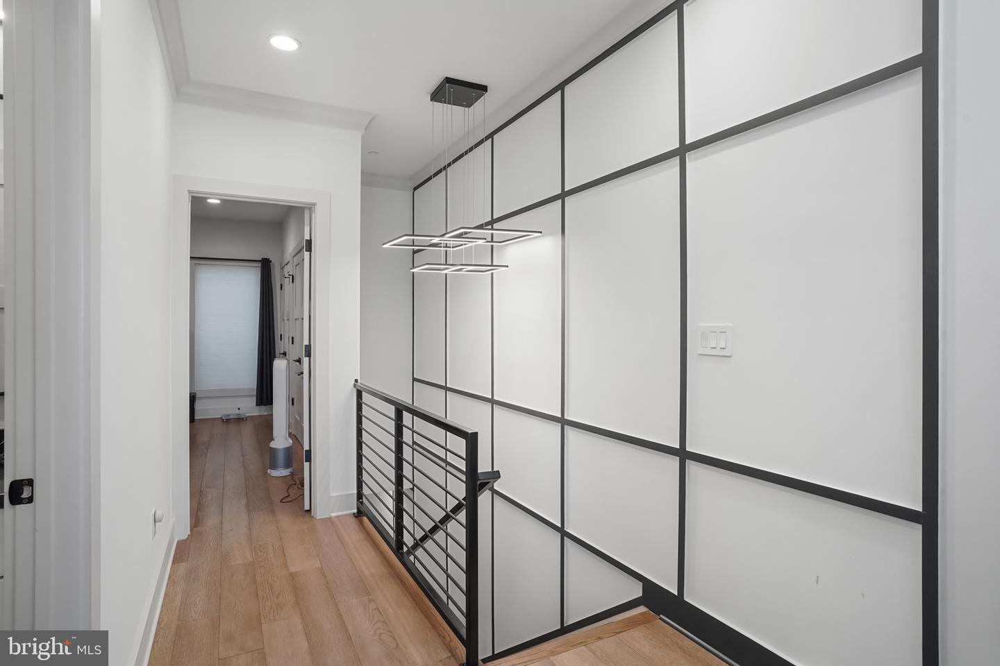 256 15TH ST SE #8, WASHINGTON, District Of Columbia 20003, 3 Bedrooms Bedrooms, ,3 BathroomsBathrooms,Residential,For sale,256 15TH ST SE #8,DCDC2187332 MLS # DCDC2187332