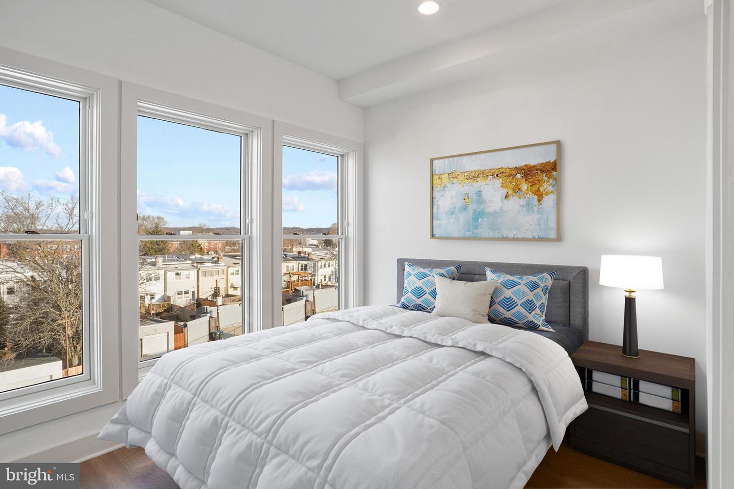 256 15TH ST SE #8, WASHINGTON, District Of Columbia 20003, 3 Bedrooms Bedrooms, ,3 BathroomsBathrooms,Residential,For sale,256 15TH ST SE #8,DCDC2187332 MLS # DCDC2187332