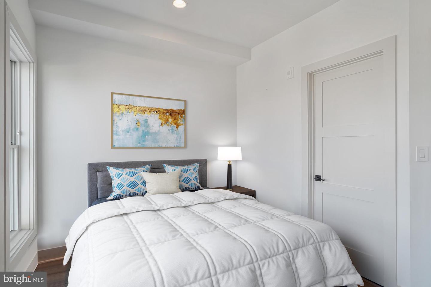 256 15TH ST SE #8, WASHINGTON, District Of Columbia 20003, 3 Bedrooms Bedrooms, ,3 BathroomsBathrooms,Residential,For sale,256 15TH ST SE #8,DCDC2187332 MLS # DCDC2187332