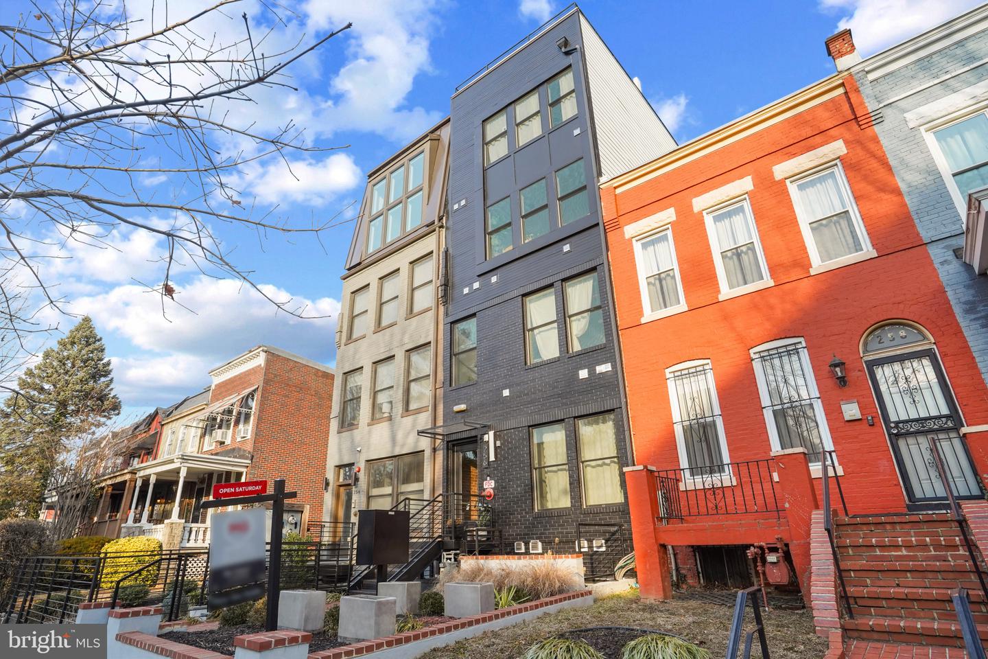 256 15TH ST SE #8, WASHINGTON, District Of Columbia 20003, 3 Bedrooms Bedrooms, ,3 BathroomsBathrooms,Residential,For sale,256 15TH ST SE #8,DCDC2187332 MLS # DCDC2187332