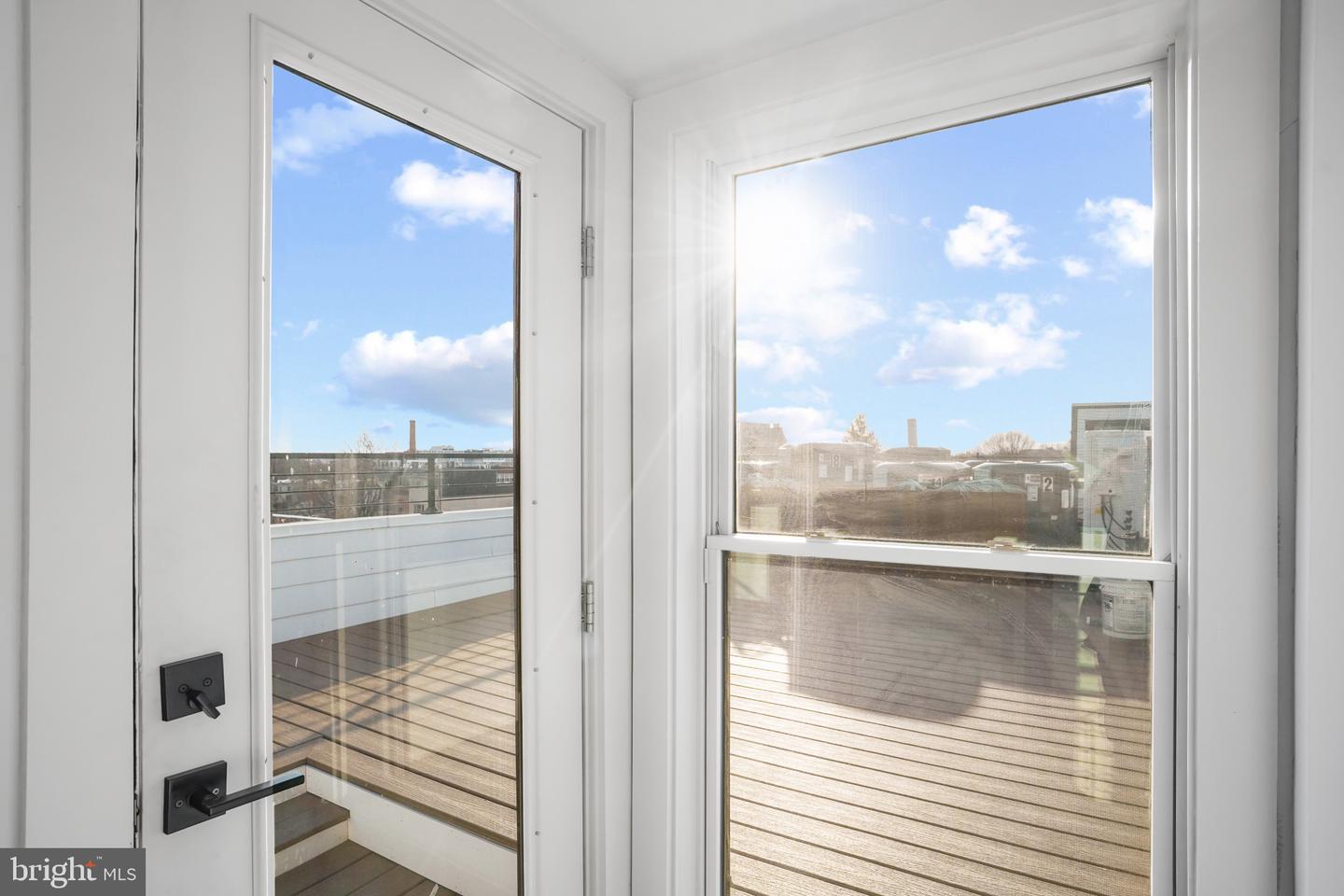 256 15TH ST SE #8, WASHINGTON, District Of Columbia 20003, 3 Bedrooms Bedrooms, ,3 BathroomsBathrooms,Residential,For sale,256 15TH ST SE #8,DCDC2187332 MLS # DCDC2187332