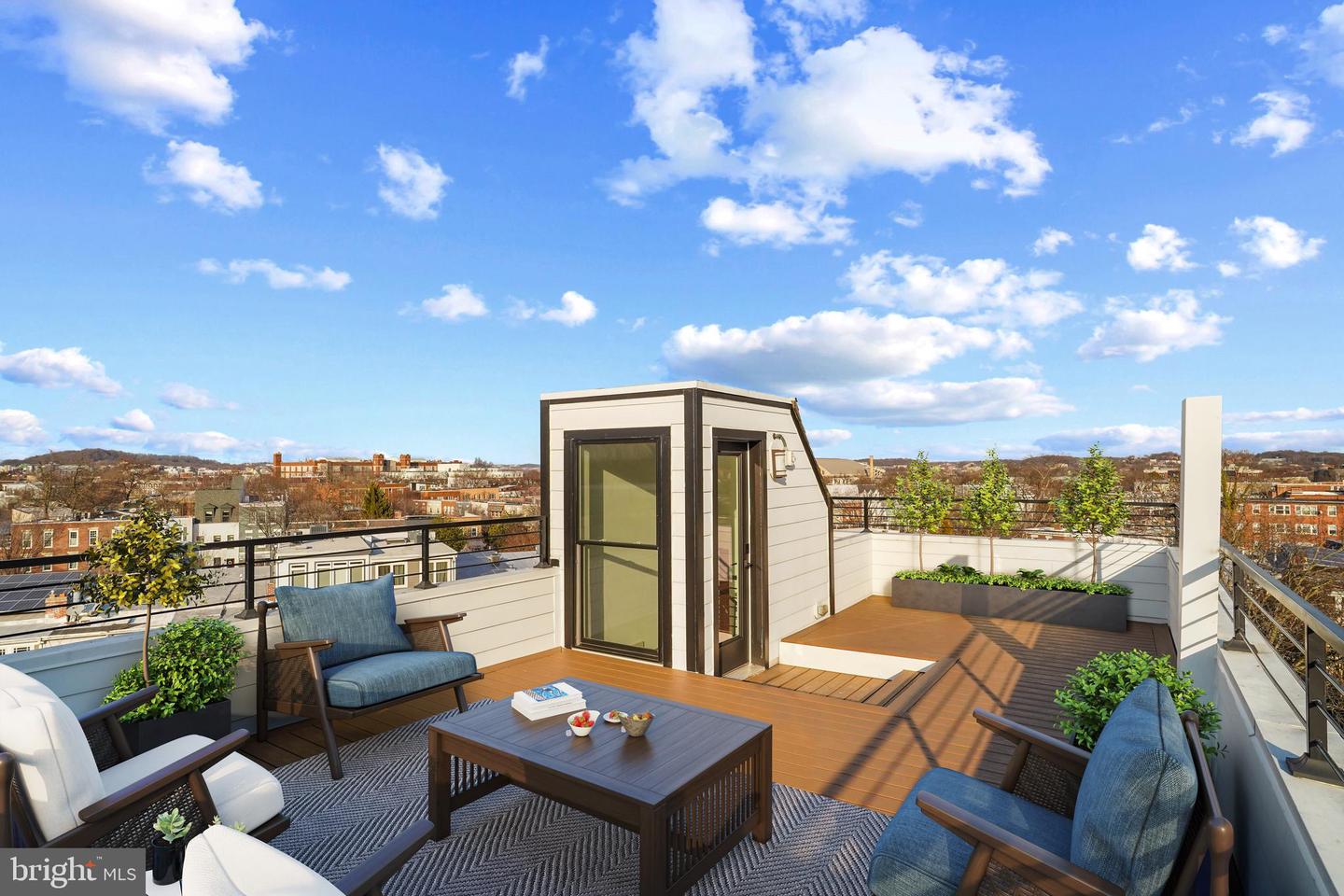 256 15TH ST SE #8, WASHINGTON, District Of Columbia 20003, 3 Bedrooms Bedrooms, ,3 BathroomsBathrooms,Residential,For sale,256 15TH ST SE #8,DCDC2187332 MLS # DCDC2187332