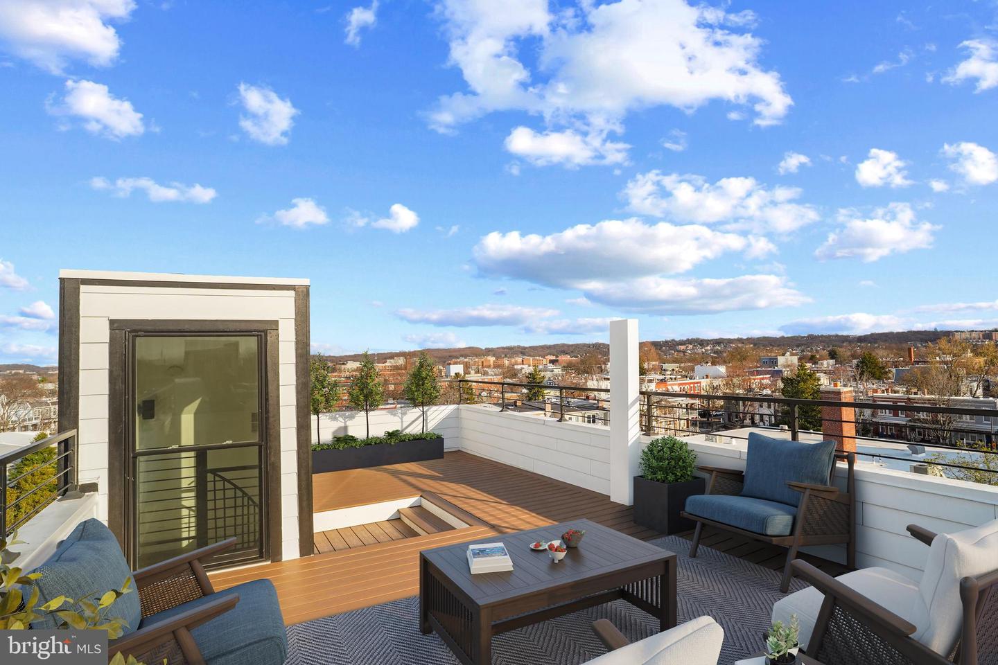 256 15TH ST SE #8, WASHINGTON, District Of Columbia 20003, 3 Bedrooms Bedrooms, ,3 BathroomsBathrooms,Residential,For sale,256 15TH ST SE #8,DCDC2187332 MLS # DCDC2187332