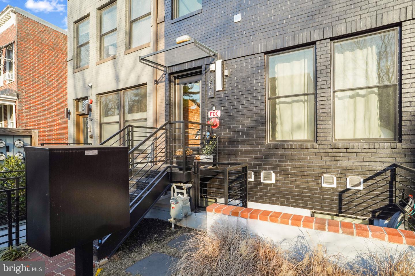 256 15TH ST SE #8, WASHINGTON, District Of Columbia 20003, 3 Bedrooms Bedrooms, ,3 BathroomsBathrooms,Residential,For sale,256 15TH ST SE #8,DCDC2187332 MLS # DCDC2187332