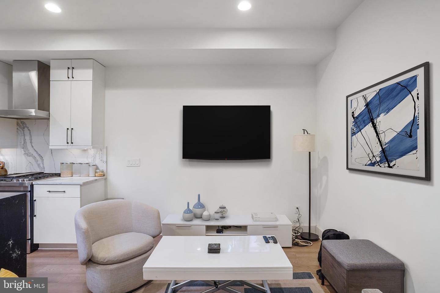 256 15TH ST SE #8, WASHINGTON, District Of Columbia 20003, 3 Bedrooms Bedrooms, ,3 BathroomsBathrooms,Residential,For sale,256 15TH ST SE #8,DCDC2187332 MLS # DCDC2187332