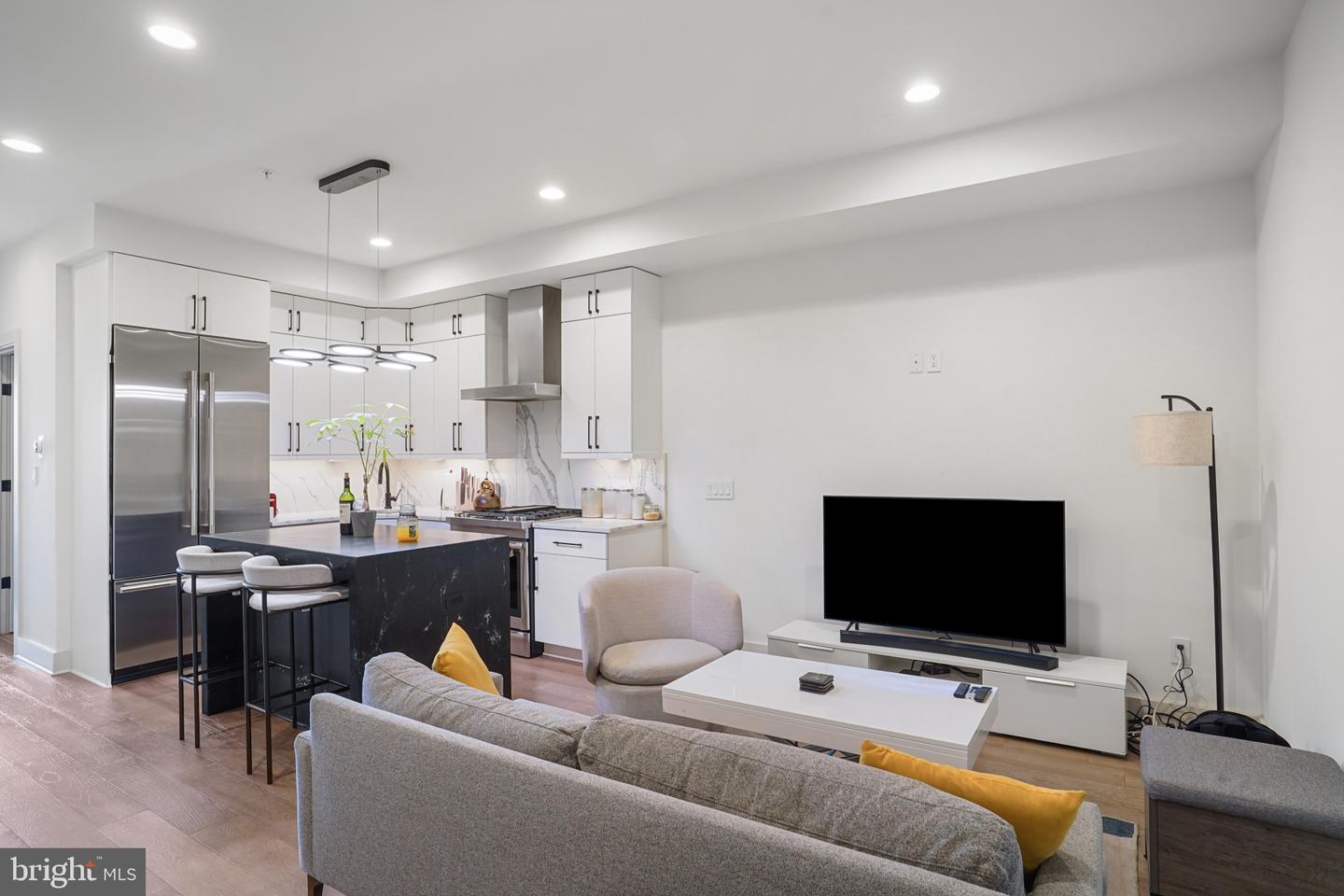 256 15TH ST SE #8, WASHINGTON, District Of Columbia 20003, 3 Bedrooms Bedrooms, ,3 BathroomsBathrooms,Residential,For sale,256 15TH ST SE #8,DCDC2187332 MLS # DCDC2187332