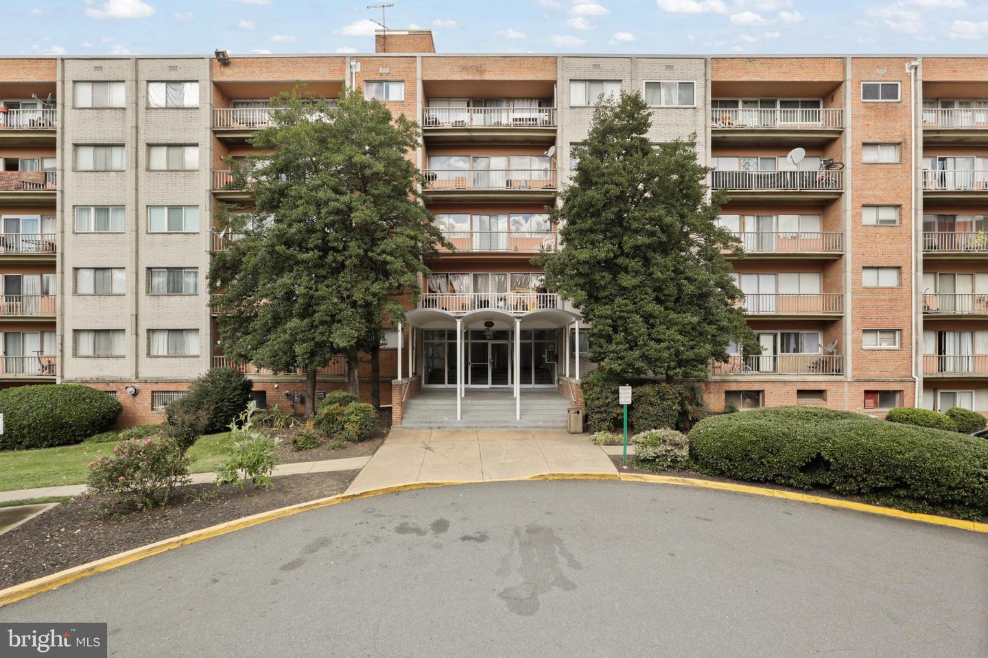 5851 QUANTRELL AVE #212, ALEXANDRIA, Virginia 22312, 2 Bedrooms Bedrooms, ,1 BathroomBathrooms,Residential,For sale,5851 QUANTRELL AVE #212,VAAX2039004 MLS # VAAX2039004