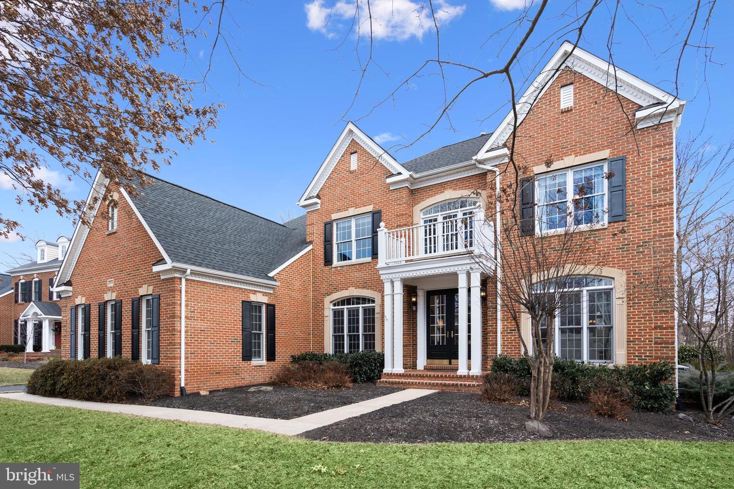 25782 MAYVILLE CT, CHANTILLY, Virginia 20152, 4 Bedrooms Bedrooms, ,4 BathroomsBathrooms,Residential,For sale,25782 MAYVILLE CT,VALO2089182 MLS # VALO2089182